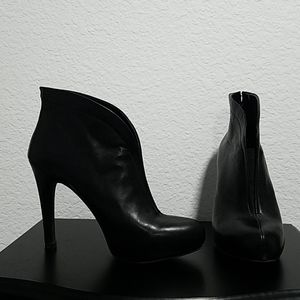 Jessica Simpson leather black ankle boot high heel